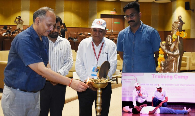 जेसी बोस विश्वविद्यालय में प्राथमिक चिकित्सा और सीपीआर प्रशिक्षण शिविर का आयोजन किया