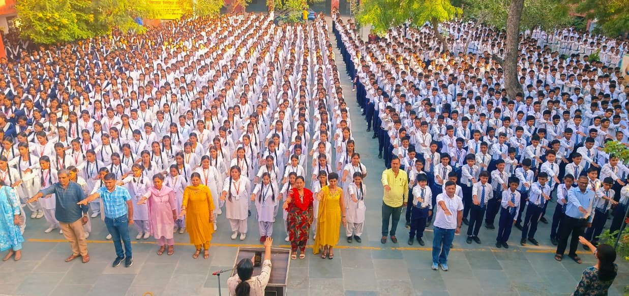 सराय ख्वाजा जेआरसी ने चलाया स्वच्छता अभियान, सभी अध्यापकों, स्टाफ सदस्यों और विद्यार्थियों ने स्वच्छता की ली शपथ