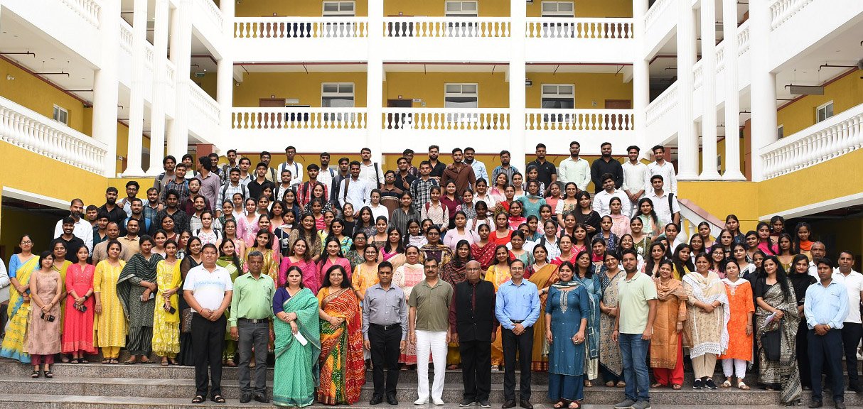 अग्रवाल कॉलेज बल्लभगढ़ में पीजी विद्यार्थियों के लिए दीक्षारंभ-2025’ काआयोजन