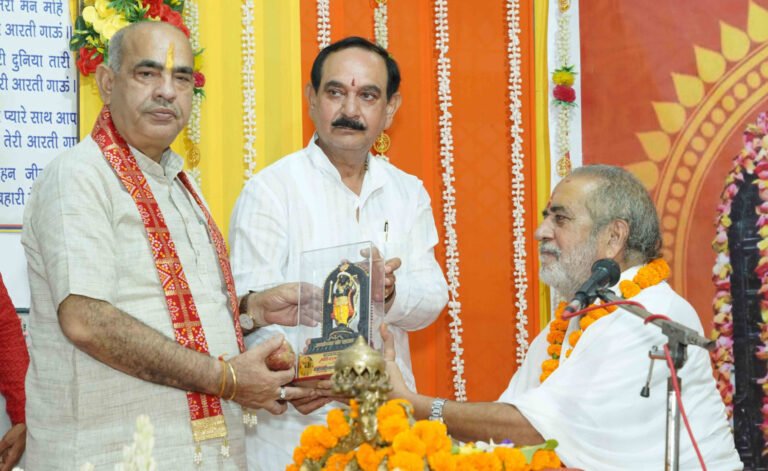 खाटू श्याम मंदिर में आयोजित रामकथा में बोले कृष्ण प्रताप तिवारी- प्रेम सच्चा होगा तो वो दिन प्रतिदिन बढ़ेगा