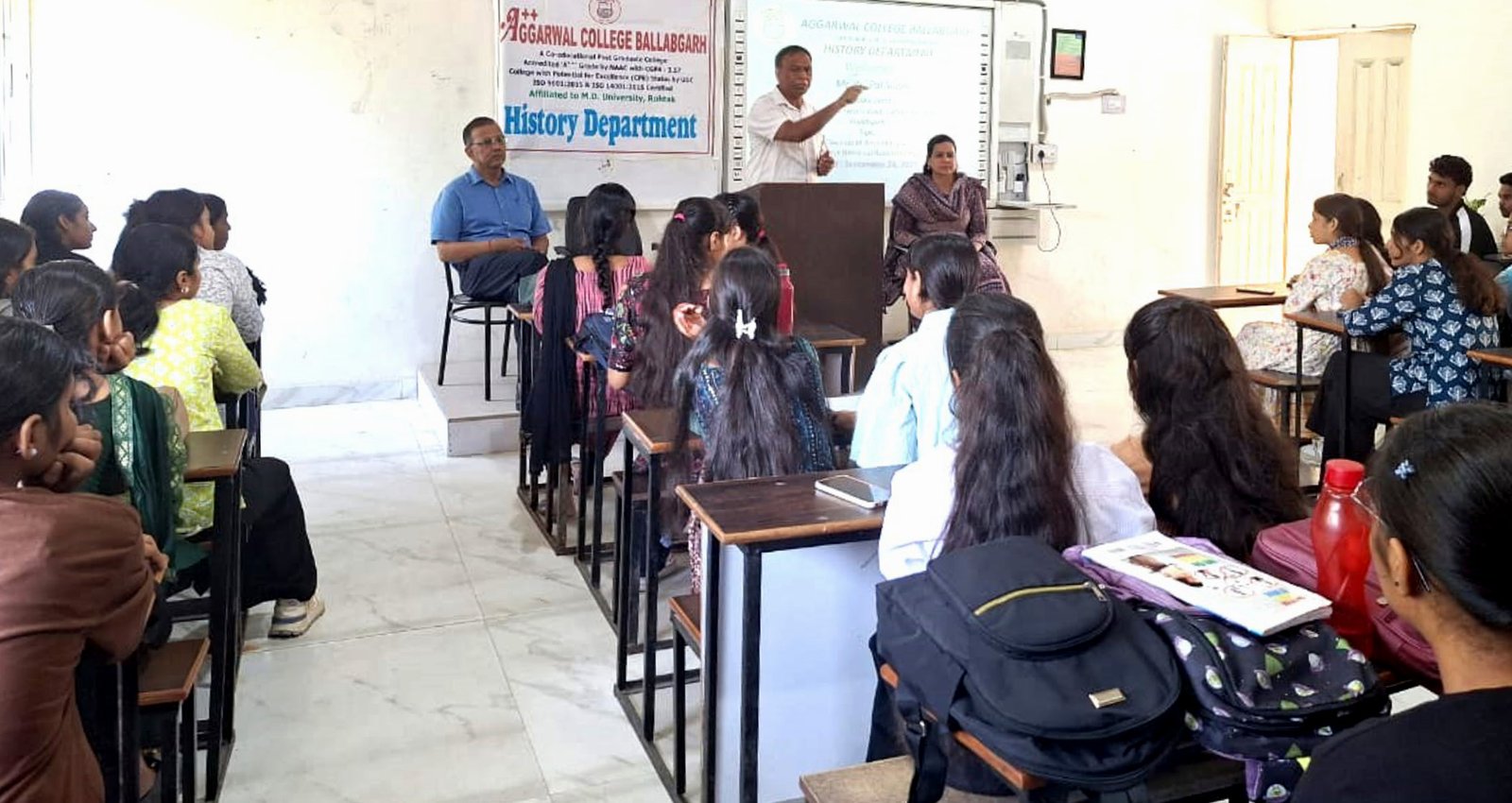 “ऐतिहासिक पुनर्निर्माण में प्राचीन भारत के स्रोत” पर इतिहास विभाग द्वारा अतिथि व्याख्यान का आयोजन