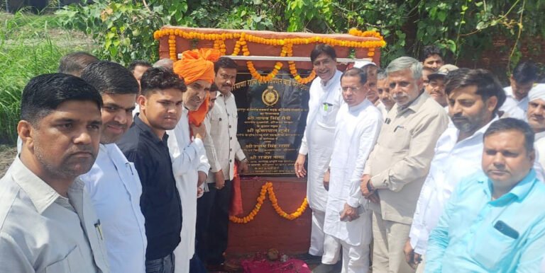 मंत्री राजेश नागर ने तिगांव विधानसभा क्षेत्र की दो प्रमुख सड़कों का निर्माण कराया शुरू