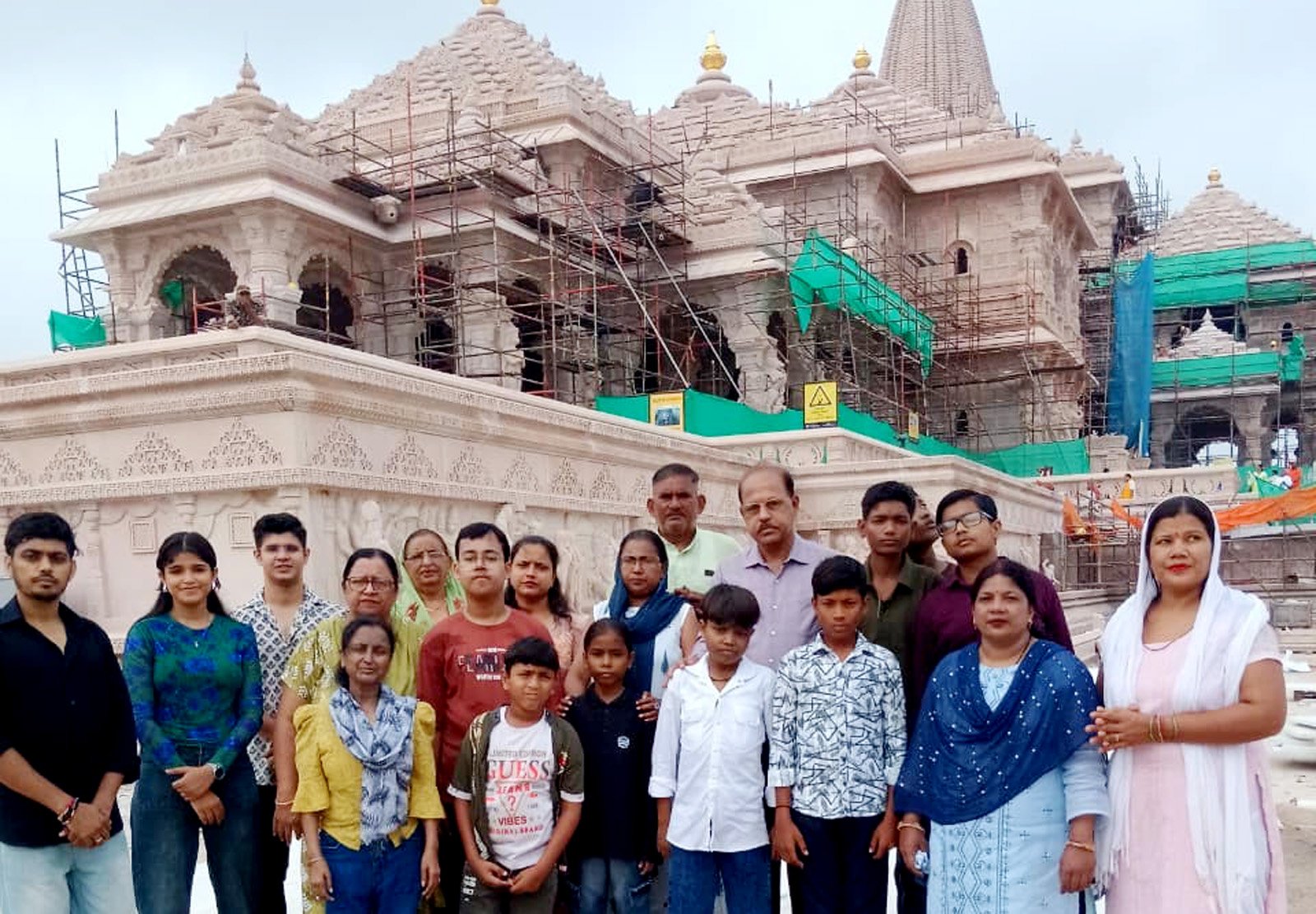 थेलासीमिया ग्रस्त बच्चों ने अयोध्या में श्री राम लल्ला जी व हनुमान जी के दर्शन किये ,फॉउंडशन अगेंस्ट थैलासीमिया ने किया यात्रा का प्रबंध