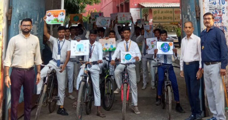 महात्मा गांधी और लाल बहादुर शास्त्री जयंती पर सराय ख्वाजा विद्यालय के विद्यार्थियों ने साइकिल रैली द्वारा प्लास्टिक मुक्त स्वच्छता का सन्देश दिया