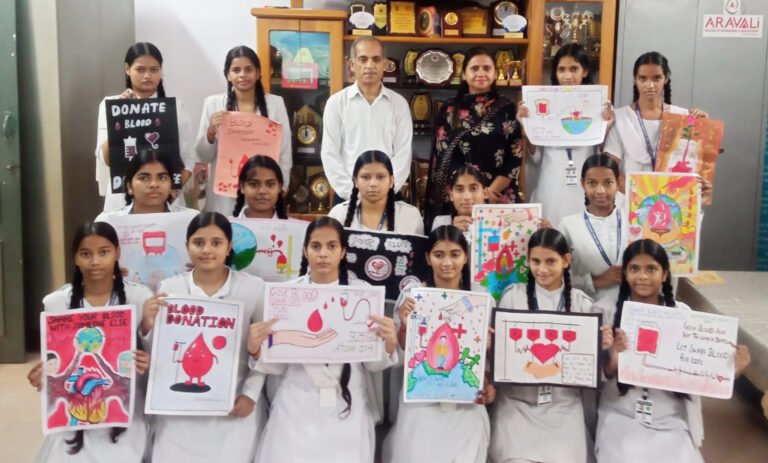 राजकीय विद्यालय सराय ख्वाजा में राष्ट्रीय स्वैच्छिक रक्तदान दिवस पर जागरूकता कार्यक्रम का आयोजन किया गया
