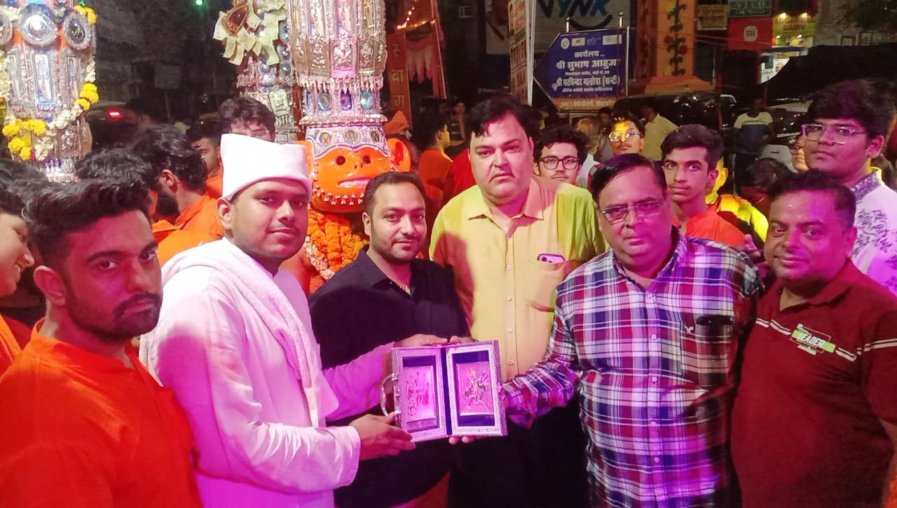 श्री बजरंग दल दशहरा कमेटी का गोपी कालोनी चौक ओल्ड फरीदाबाद पर आयोजित भरत मिलाप ऐतिहासिक और यादगार, श्रद्धालुओ ने लगाए जय श्रीराम के नारे