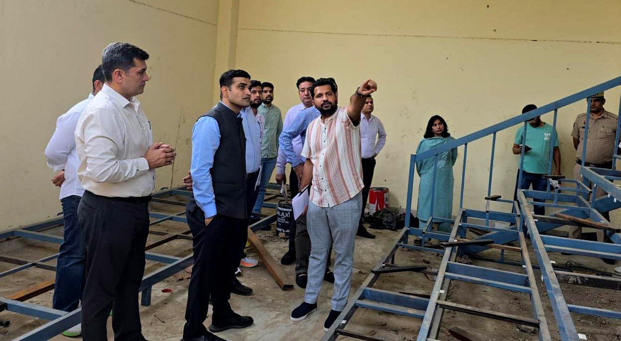 डीसी विक्रम सिंह ने “स्टेट-ऑफ-द-आर्ट” ई-लाइब्रेरी निर्माण कार्य का किया निरीक्षण, जनता को नए साल से पहले लाइब्रेरी समर्पित करने का लक्ष्य