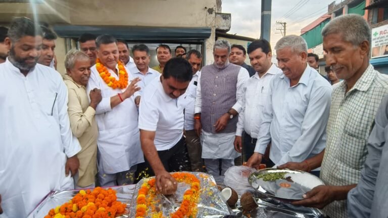 कृष्ण पाल गुर्जर ने सरूरपुर में 2 करोड़ 30 लाख रुपये के विकास कार्यों का किया शुभारंभ, विधायक सतीश फागना भी रहे मौजूद