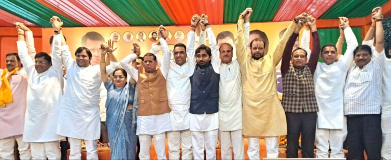 अशोका एनक्लेव में प्रदेश सरकार के मंत्री विपुल गोयल , राजेश नागर एवं गौरव गौतम का सम्मान समारोह आयोजित किया