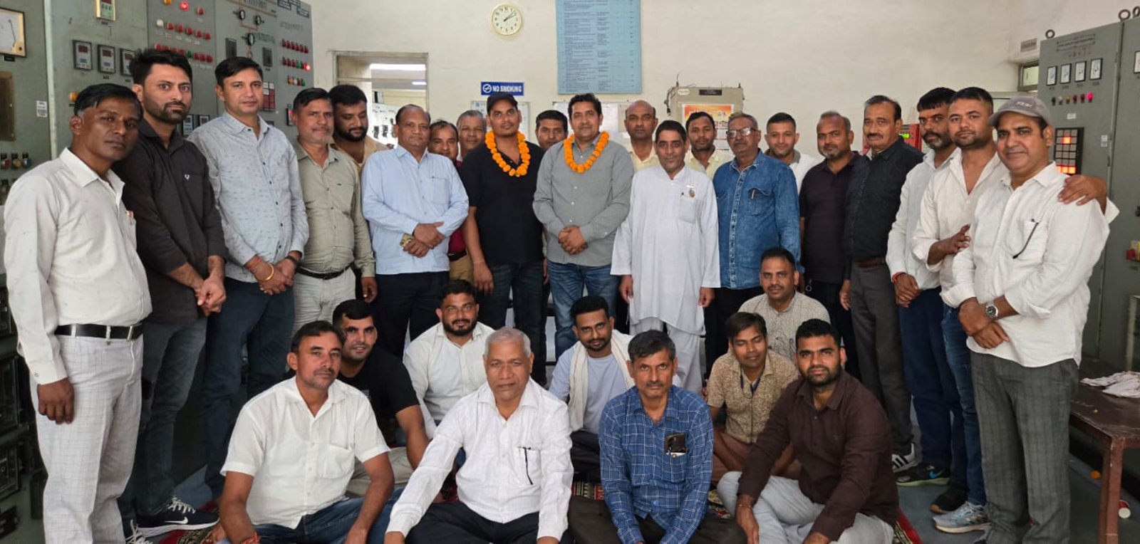 कर्मचारियों ने एचवीपीएन टीएस सेक्टर-18 के 220 केवी सब स्टेशन पर की आवश्यक मीटिंग: लेखराज चौधरी