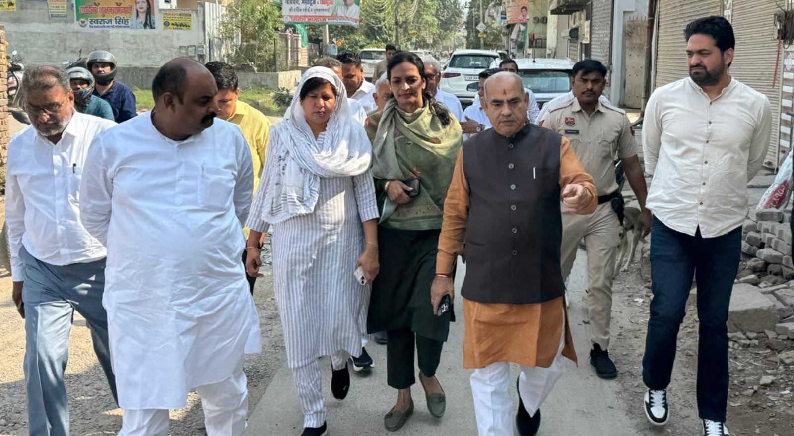 विधायक पं. मूलचंद शर्मा ने सुनी आमजन की समस्याएं, विकास कार्यों को लेकर की समीक्षा, छठ घाटों का भी किया निरीक्षण, मिल्क प्लांट रोड का लिया जायजा,