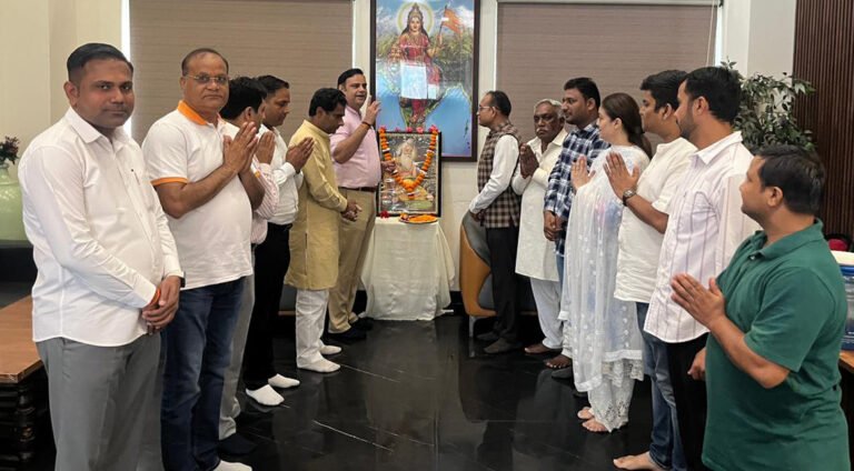 भारतीय जनता पार्टी जिला कार्यालय ‘अटल कमल’ में महर्षि वाल्मीकि जयंती धूमधाम से मनाई गई