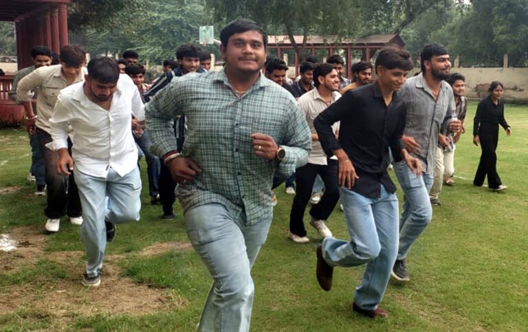 अग्रवाल कॉलेज बल्लबगढ़ के खेल प्रांगण में अखिल भारतीय तकनीकी शिक्षा परिषद के निर्देशानुसार फिट इंडिया फ्रीडम रन 2025 का आयोजन किया गया