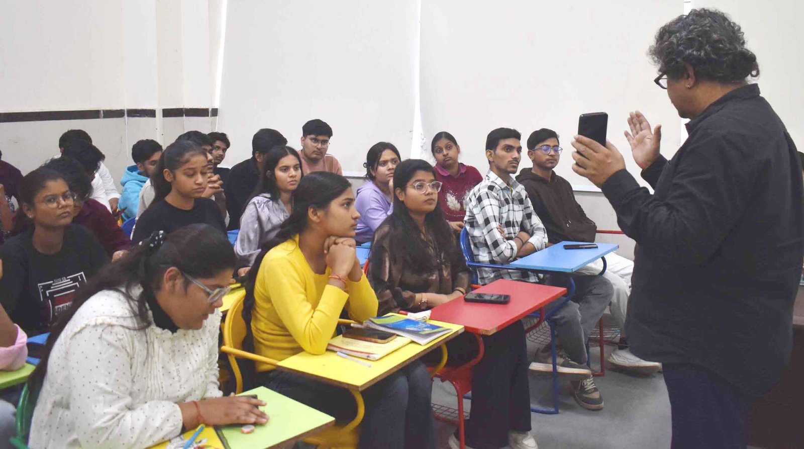 मीडिया विभाग के दृश्य क्लब द्वारा ‘डिज़ाइन सेंस’ विषय पर मास्टर क्लास का आयोजन