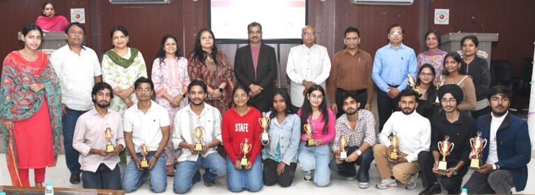 अग्रवाल महाविद्यालय में जोनल यूथ फेस्टिवल के विजेताओं का भव्य स्वागत