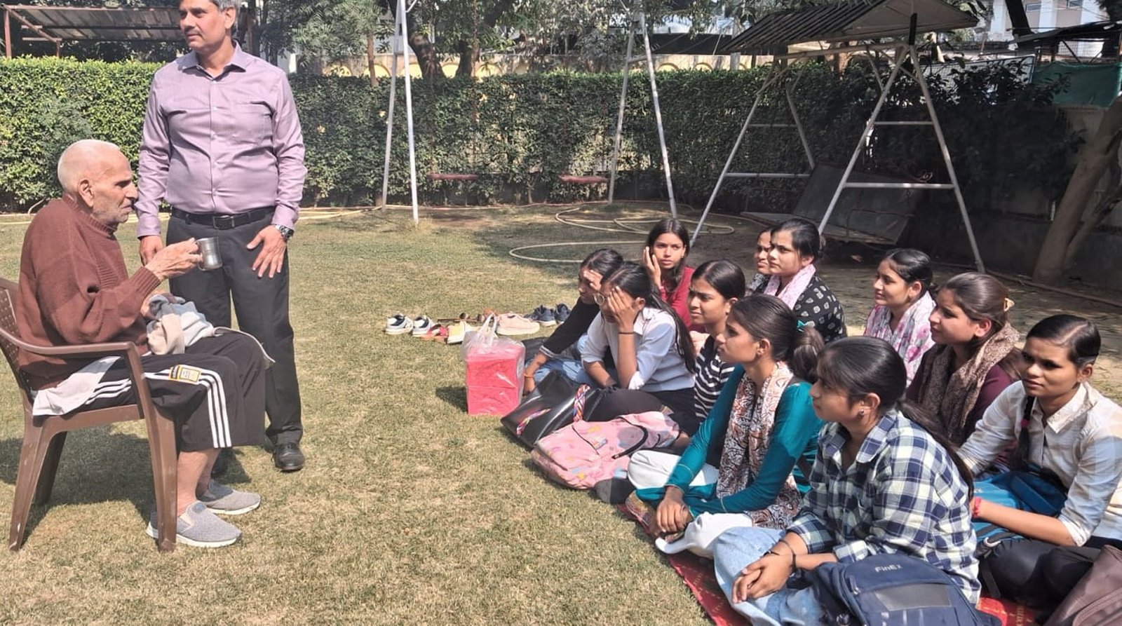 अग्रवाल कॉलेज बल्लभगढ़ द्वारा डिमेंशिया केयर होम में  इंटरैक्टिव वार्ता का आयोजन