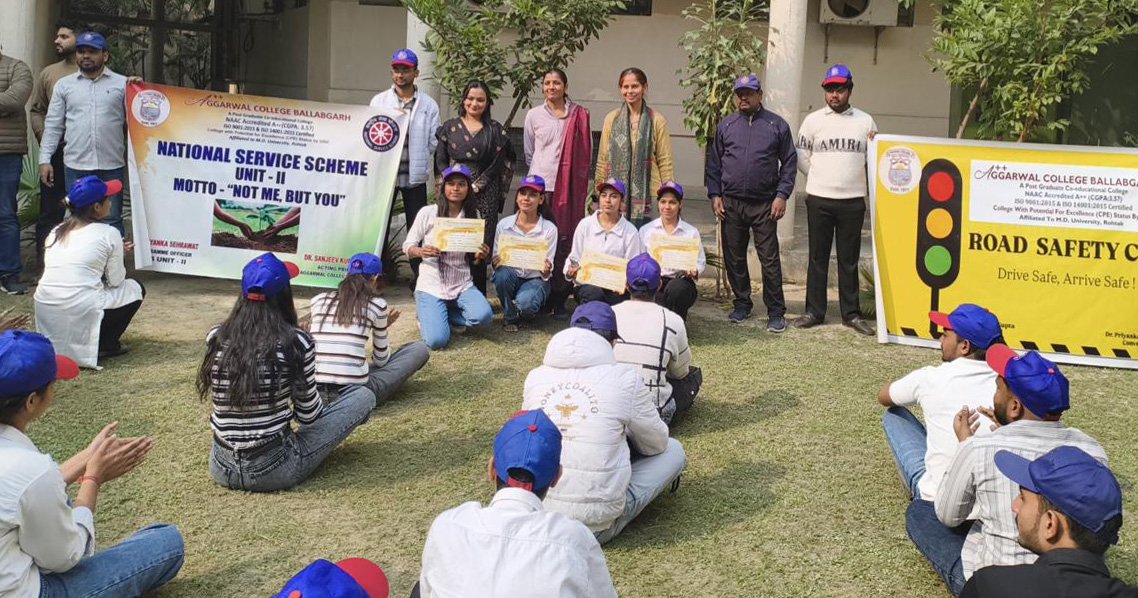 अग्रवाल कॉलेज बल्लभगढ़ की एन.एस.एस. यूनिट–II द्वारा सड़क सुरक्षा एवं यातायात नियम जागरूकता अभियान आयोजित