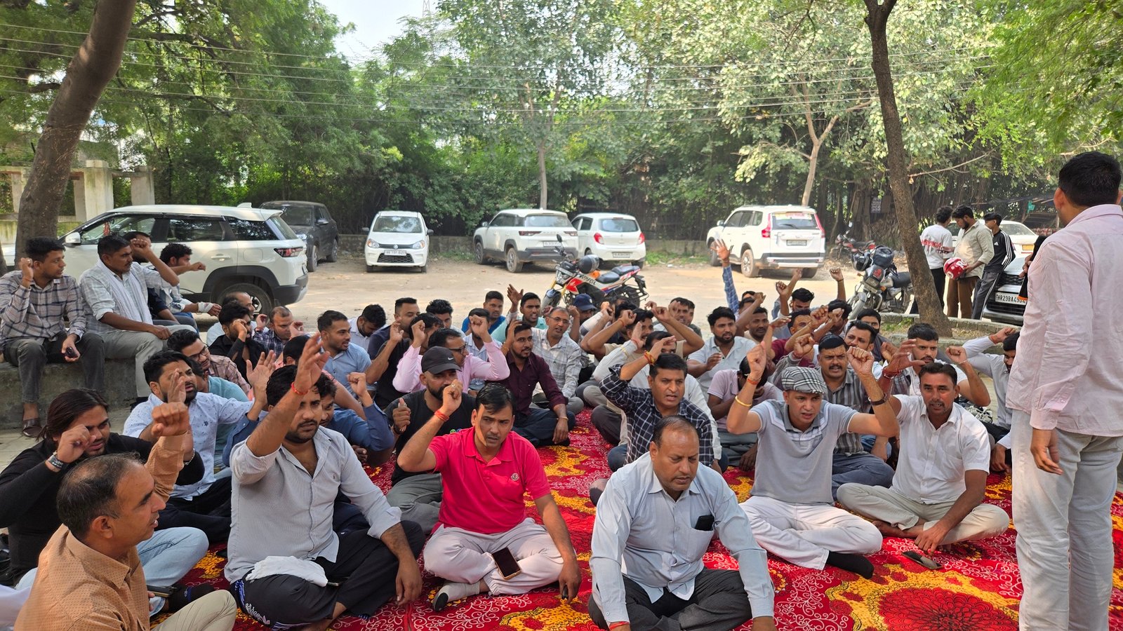 शांतिपूर्ण चल रहे विरोध को जानबूझकर उग्र करने को बाध्य कर रहे हैं निगम के अधिकारी: सुनील चौहान प्रधान