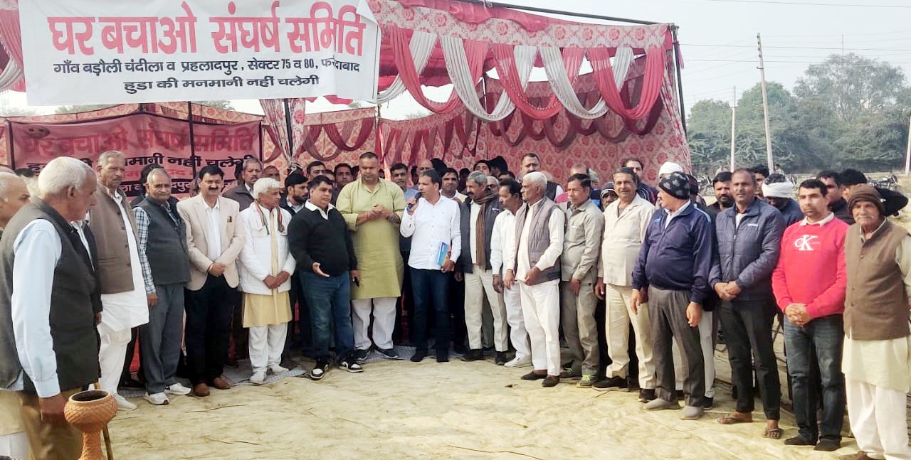 राजनैतिक द्वेष के तहत लोगों को उजाडने पर तुली है   प्रदेश सरकार, इनेलो जिलाध्यक्ष रुपचंद लाम्बा ने गांव बड़ौली पहुंचकर धरने को दिया समर्थन, बोले नहीं उजडऩे देंगे आशियाने