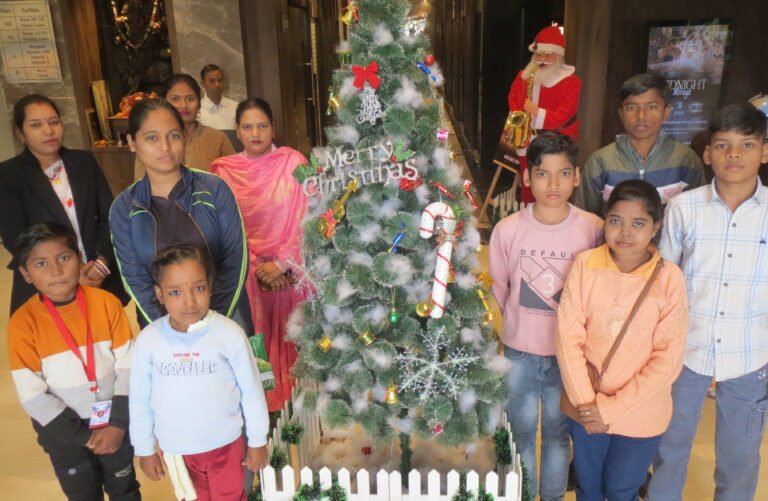 थेलासीमिया बच्चो द्वारा क्रिसमिस त्यौहार को बड़े ही धूम धाम से मनाया