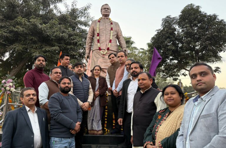 “अटल स्मृति वर्ष” के अंतर्गत भाजपा फरीदाबाद द्वारा बडखल व फरीदाबाद विधानसभा में दीपांजलि कार्यक्रम हुए आयोजित