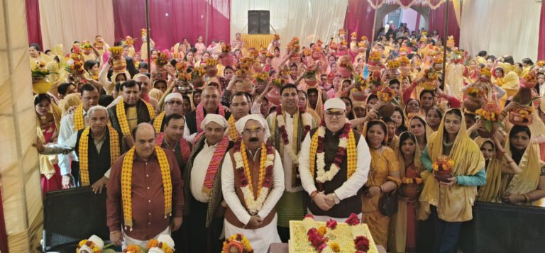 श्रीराम मंदिर तालाब वाली गली ओल्ड फरीदाबाद से सैकडों महिलाओं ने निकाली भव्य कलश यात्रा