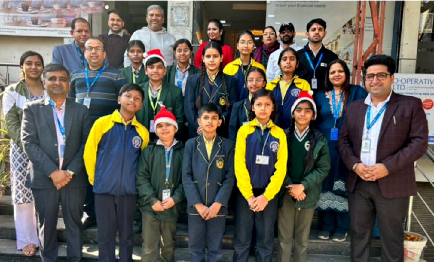 एसवीसी को-ऑपरेटिव बैंक लिमिटेड, फरीदाबाद शाखा द्वारा क्रिसमस के उपलक्ष में डेकोरेशन प्रतियोगिता का आयोजन किया गया