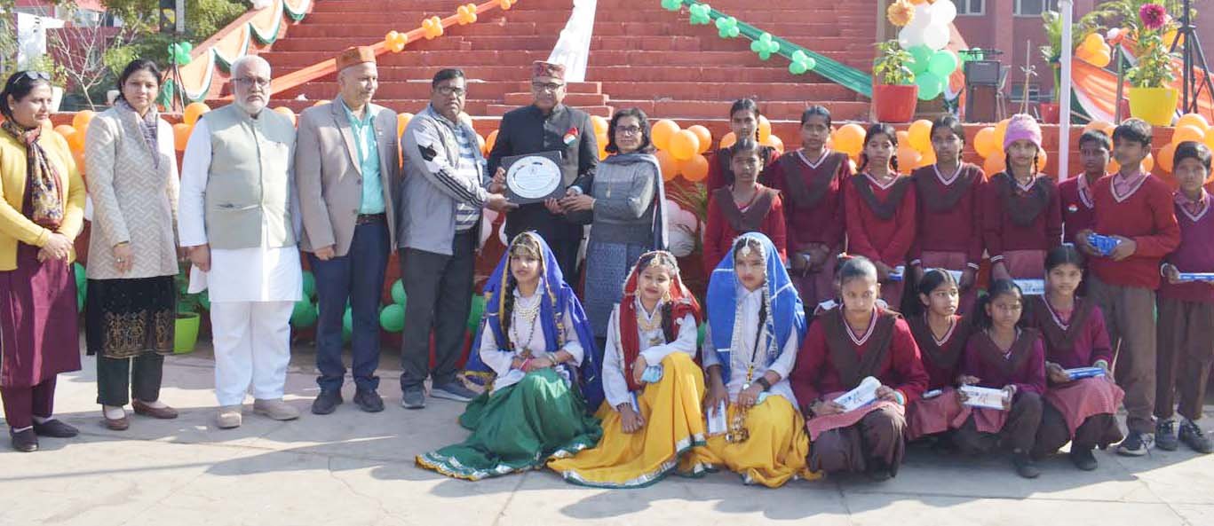 जे.सी. बोस विश्वविद्यालय में गणतंत्र दिवस समारोह हर्षोल्लास के साथ मनाया गया , कुलगुरु प्रो. राजीव कुमार ने विश्वविद्यालय परिसर में फहराया तिरंगा