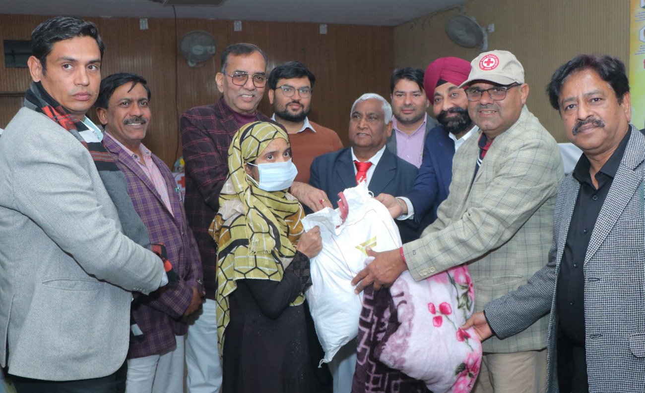 लोहरी व मकर संक्रांति के अवसर पर जरूरतमंद तपेदिक के मरीजो को विशेष पोषाहार तथा कम्बल वितरण किया गया