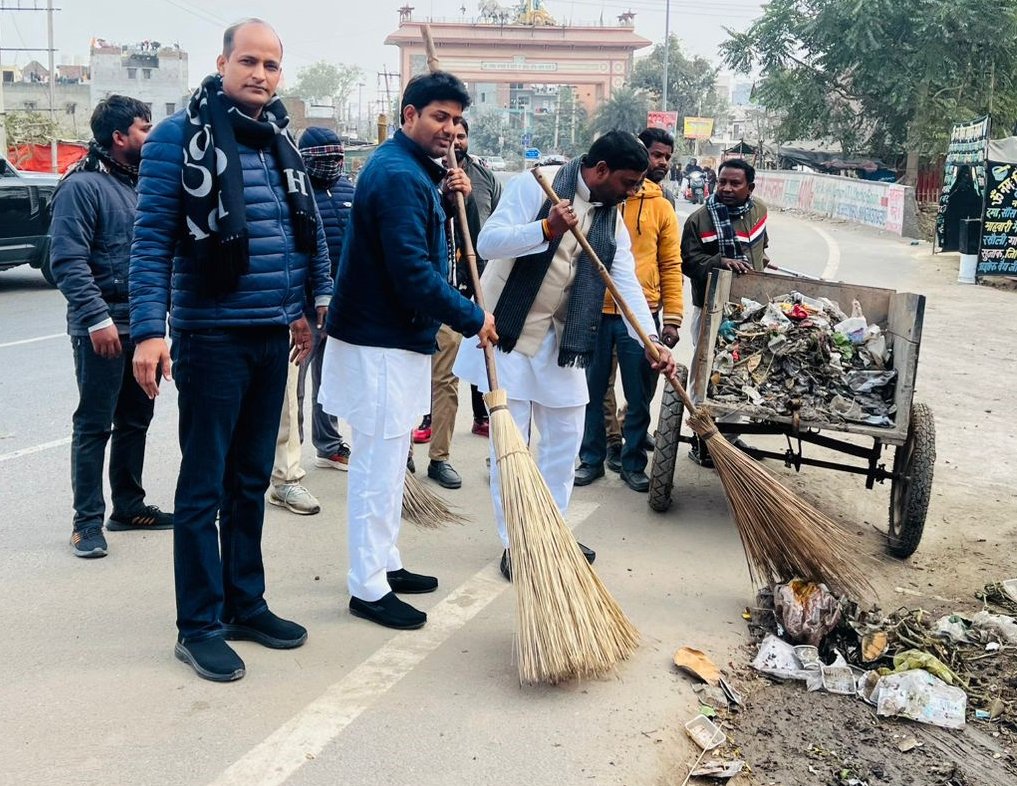 मनोनीत पार्षद जसवंत सैनी ने जन्मदिवस पर सेवा का लिया संकल्प, ग्राम चंदावली में स्वच्छता अभियान चलाया