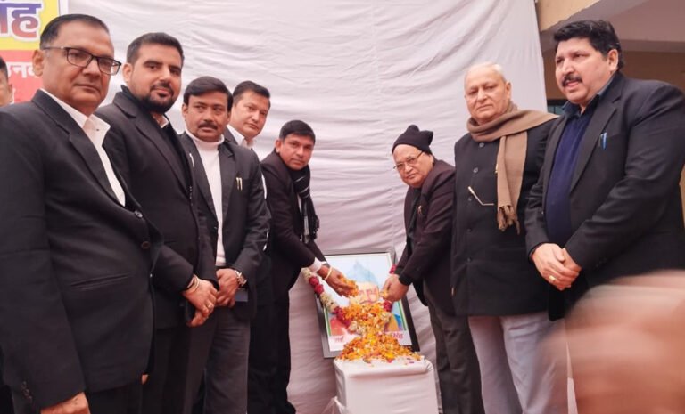 सैक्टर-12 स्थित लॉयर्स चैम्बर बिल्डिंग में शहीद राजा नाहर सिंह का 169वां बलिदान दिवस श्रद्धा के साथ मनाया गया