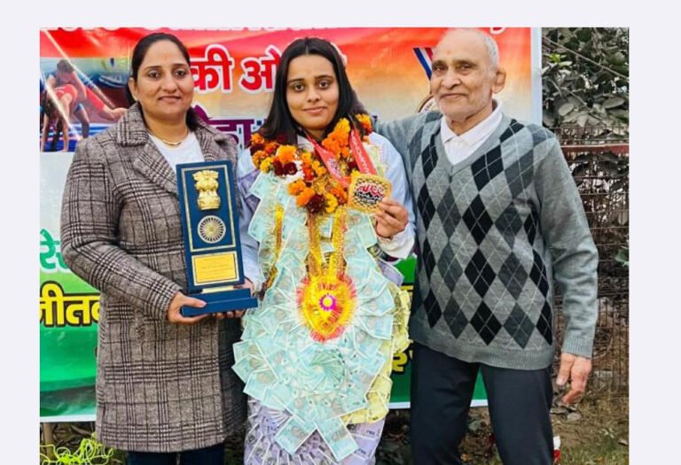 शहर की बेटी स्नेहा दहिया ने थाईलैंड में आयोजित रेसलिंग चैंपियनशिप में गोल्ड मेडल जीत कर नाना और मौसी की परंपरा को आगे बढाया