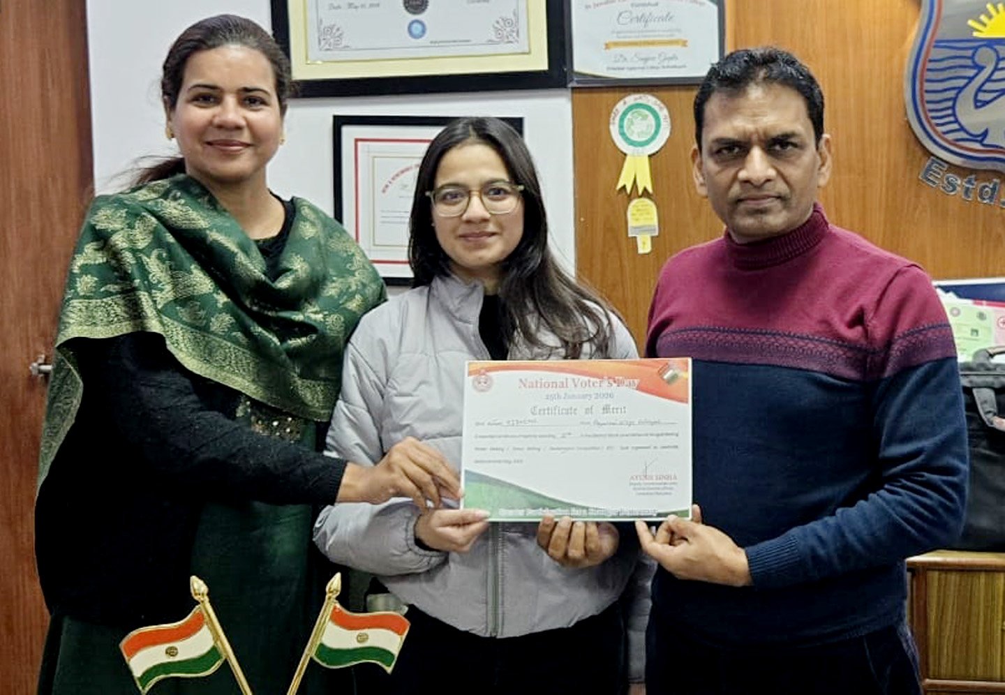 अग्रवाल महाविद्यालय बल्लभगढ़ की छात्रा रिद्धिमा ने जिला निर्वाचन कार्यालय द्वारा आयोजित जिला स्तरीय भाषण प्रतियोगिता में दूसरा स्थान प्राप्त किया