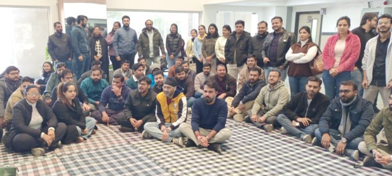 ईएसआईसी मेडिकल कॉलेज एवं अस्पताल के चिकित्सकों की हड़ताल दूसरे दिन भी जारी रही