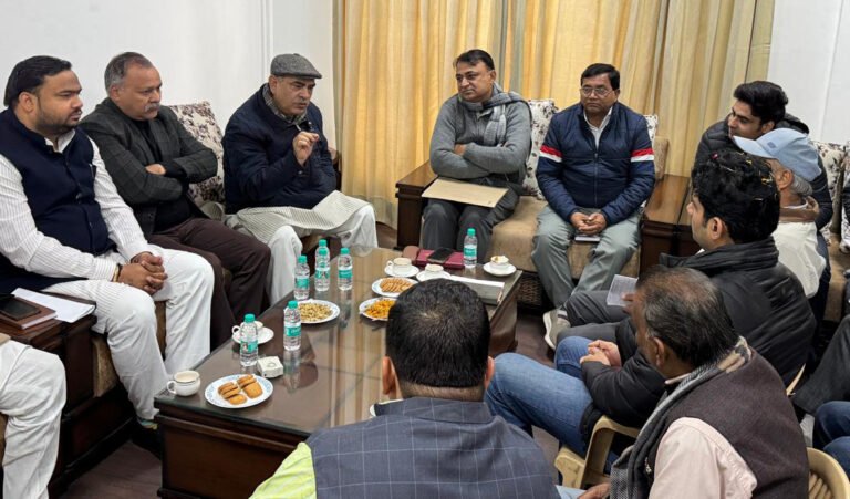 छोटी गलियों तक पहुंचेगी स्ट्रीट लाइट, मुख्य चौराहों व  पार्कों में लगाई जाएगी हाई मास्क लाइट, गंदे पानी और सिवरेज समस्याओं का अधिकारी तुरंत करें समाधान: पं. मूलचंद शर्मा