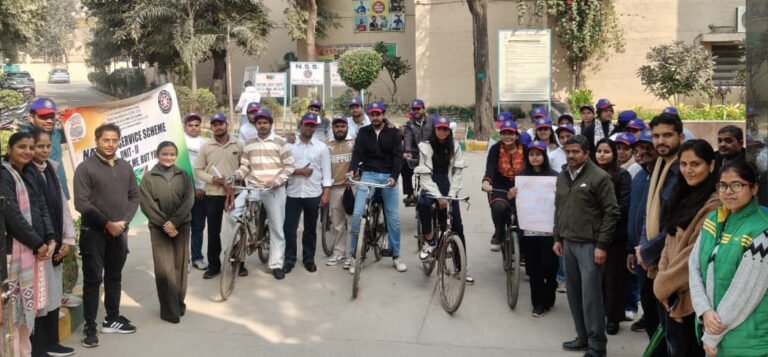 अग्रवाल कॉलेज बल्लभगढ़ में ग्रीन डे पर निकाली गई पर्यावरण जागरूकता साइकिल रैली