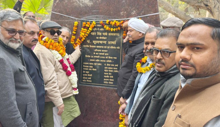 शहीदी स्मारक का जीर्णोद्धार कार्य पूरा होने के बाद पंडित मूलचंद शर्मा ने लोकार्पण किया