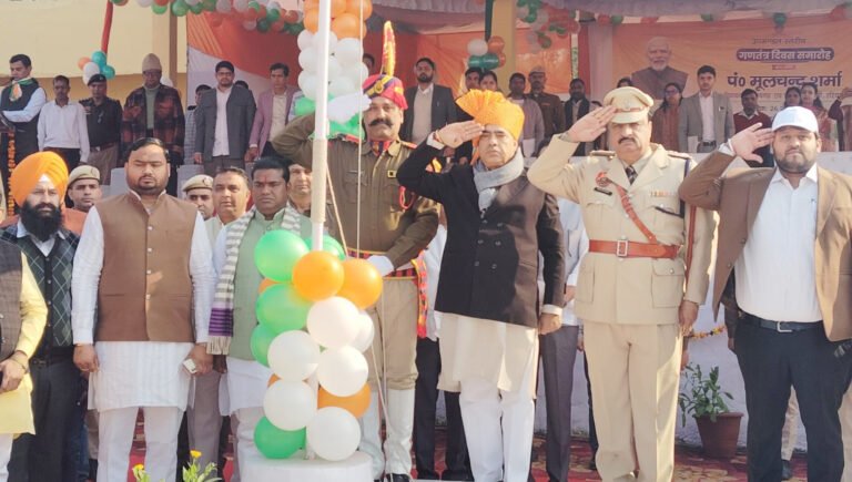 77वे  गणतंत्र दिवस के अवसर पर बल्लभगढ़ विधायक मूलचंद शर्मा ने फहराया राष्ट्रीय ध्वज, ली परेड की सलामी, सांस्कृतिक कार्यक्रमों का आयोजन भी किया गया