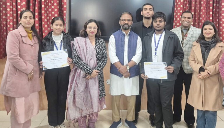 डीएवी शताब्दी महाविद्यालय में ‘भारतीय समाचार पत्र दिवस’ के अवसर पर प्रदर्शनी एवं प्रिंट पत्रकारिता पर आधारित कार्यशाला का सफल आयोजन किया गया