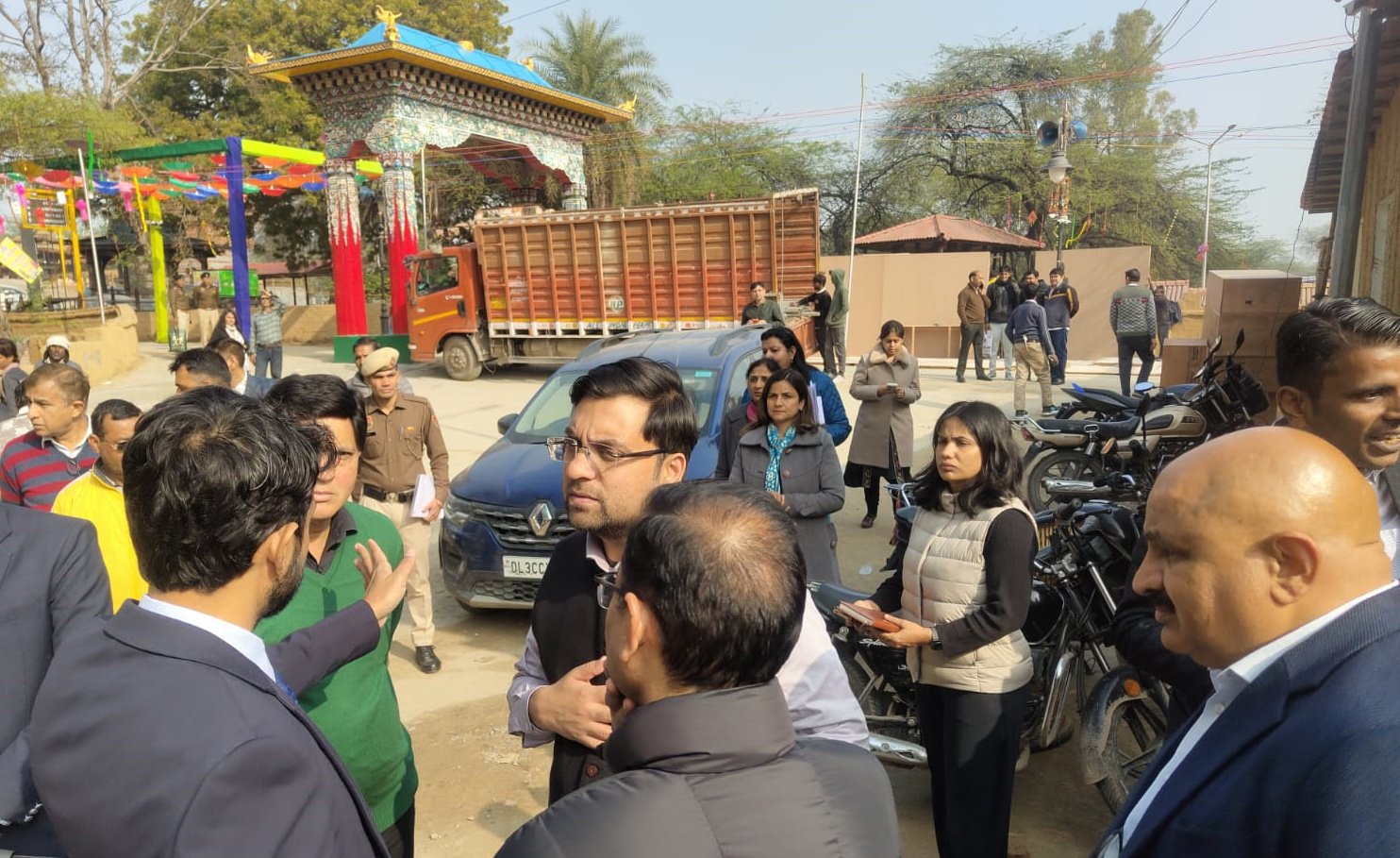 सूरजकुंड अंतरराष्ट्रीय क्राफ्ट मेला–2026 की तैयारियों को लेकर उच्चस्तरीय निरीक्षण, मेला मुख्य प्रशासक पार्थ गुप्ता ने लिया व्यवस्थाओं का जायजा