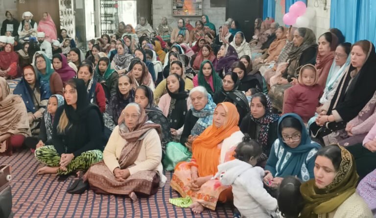 गुरूद्वारा पारचिनार पचायंत में गुरू गोबिन्द सिंह जी का प्रकाशोत्सव धूमधाम से मनाया गया