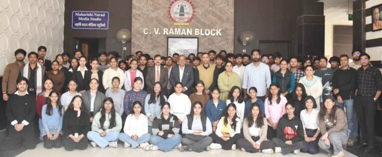 विश्वविद्यालय विद्यार्थियों के सर्वांगीण विकास के लिए सदैव तैयार है : कुलगुरु प्रो.राजीव कुमार