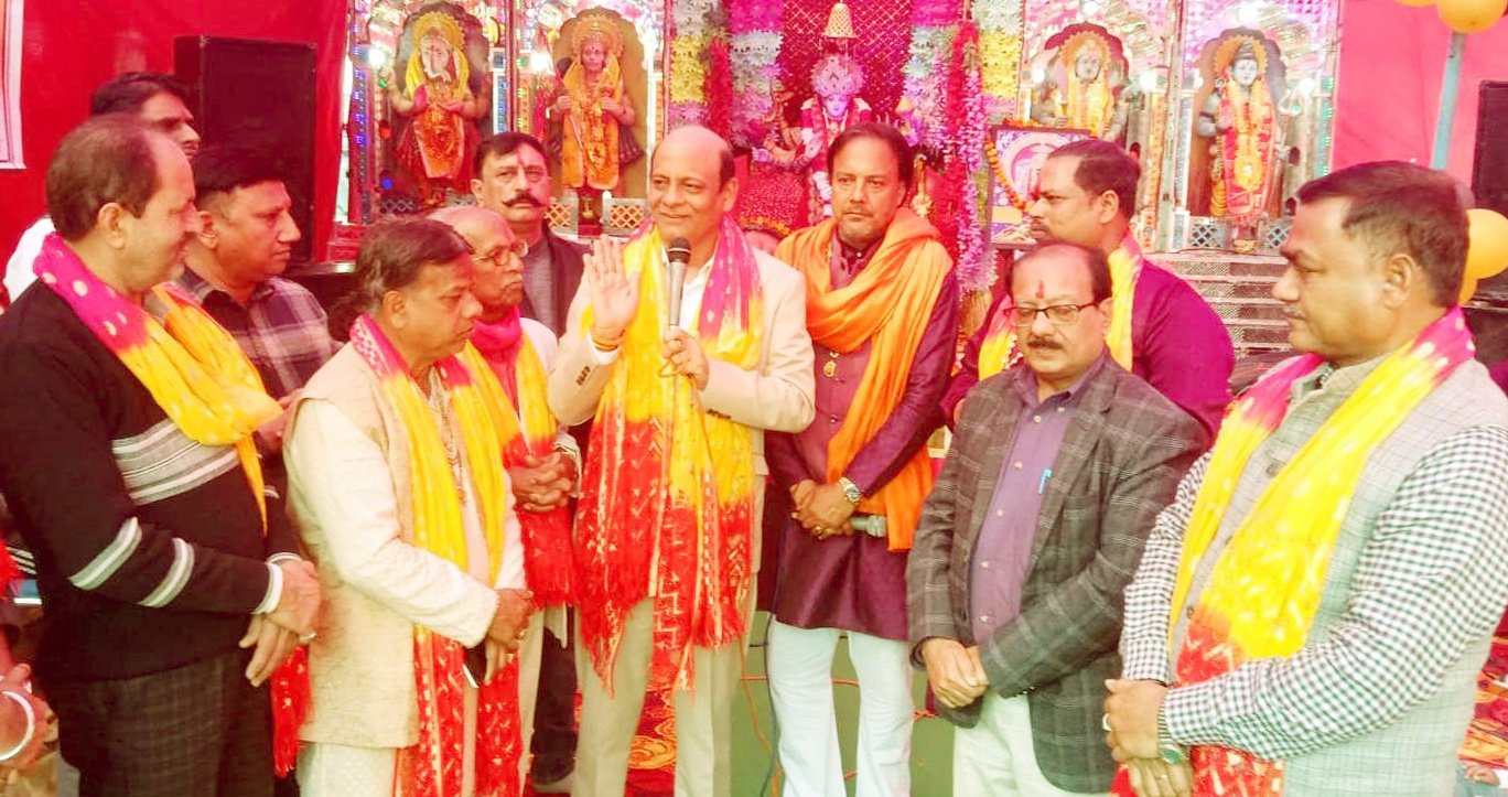 मंदिर सेवा समिति दल एवं नवदीप सेवा समिति ट्रस्ट द्वारा नेहरू ग्राउंड में मां भगवती की चौकी का आयोजन