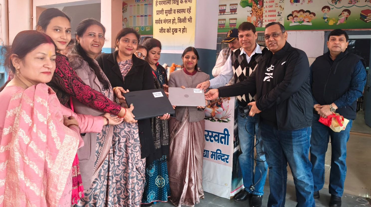 भारत विकास परिषद की गोविंद शाखा ने सरस्वती विद्या मंदिर को दो लैपटॉप एवं 53100 की धनराशि भेंट की