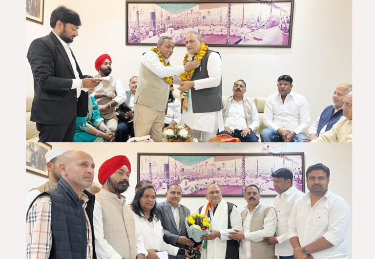 जिला कांग्रेस कमेटी फरीदाबाद के नवनियुक्त पदाधिकारियों की परिचय बैठक एवंसम्मान समारोह का आयोजन जिला कांग्रेस कमेटी के कार्यालय किया गया