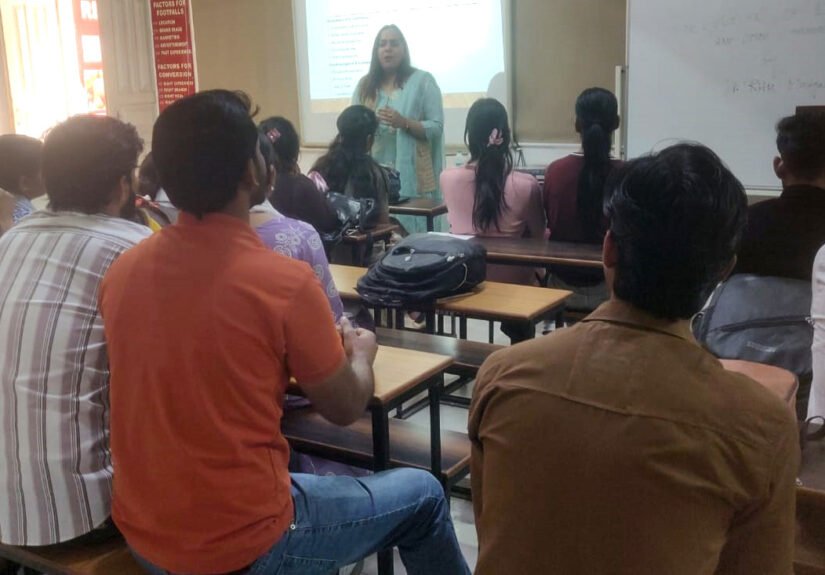 अग्रवाल कॉलेज, बल्लभगढ़  द्वारा को “ई-कॉमर्स का भविष्य और ओम्नी-चैनल रिटेल” विषय पर एक विशेष अतिथि व्याख्यान आयोजन किया गया