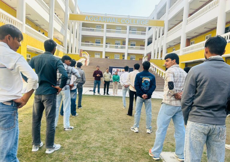अग्रवाल कॉलेज बल्लभगढ़ में शारीरिक शिक्षा विभाग द्वारा योग कार्यशाला का आयोजन