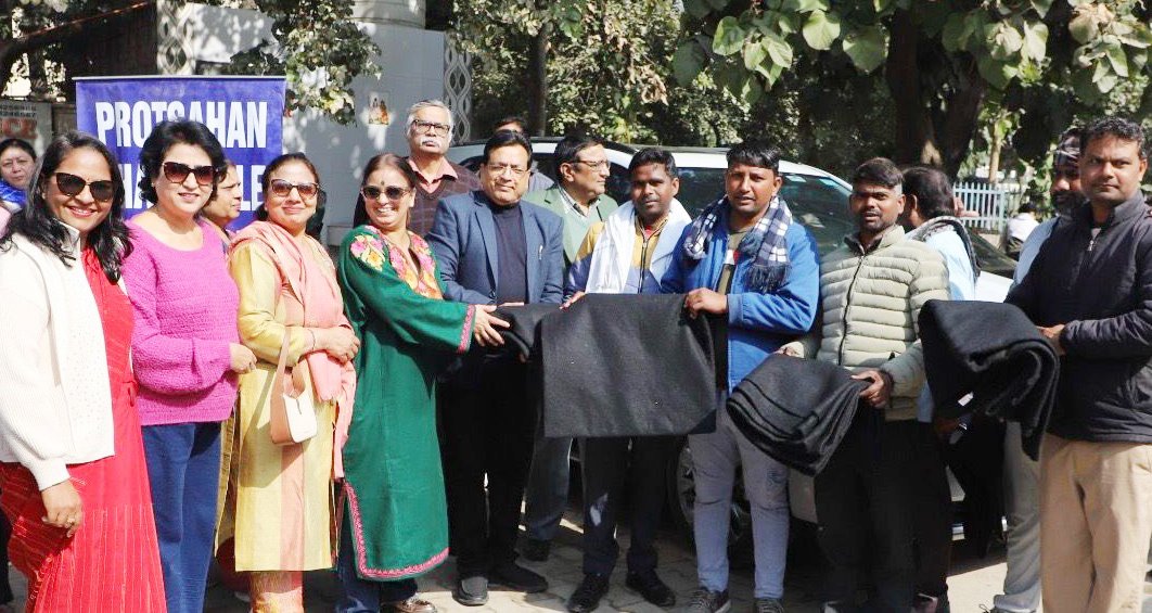 आज प्रोत्साहन ट्रस्ट व नोबल ग्रुप के सौजन्य से सैक्टर- 9 में सैकड़ों लोगों को कम्बल वितरण किया गया