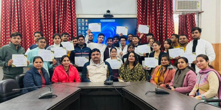 डी.ए.वी सेंटेनरी कॉलेज, फरीदाबाद में स्किल डेवलपमेंट कोर्स का समापन समारोह