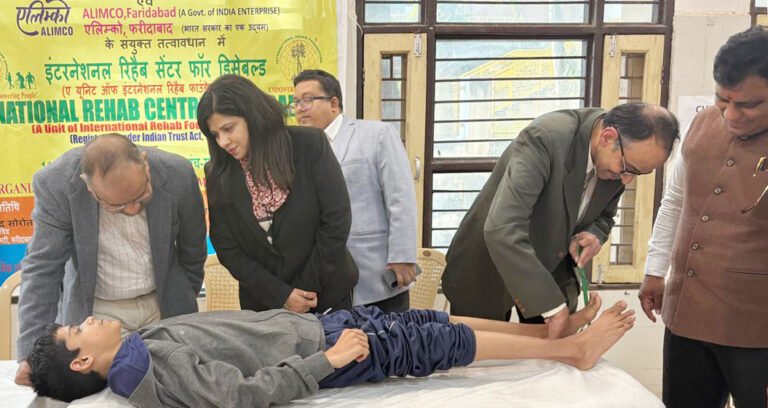 जिला रैडक्रॉस सोसाइटी फरीदाबाद द्वारा दिव्यांगजन व वरिष्ठ नागरिकों को कृत्रिम अंग व सहायक उपकरण देने हेतु किया गया जांच माप शिविर का आयोजन